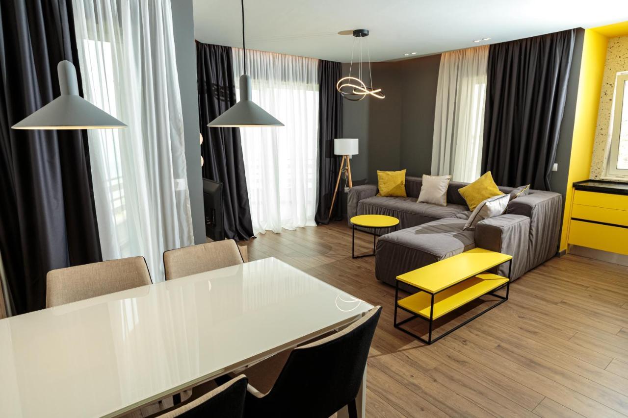 Hotel Visar - Apartments Vlorë Exteriör bild