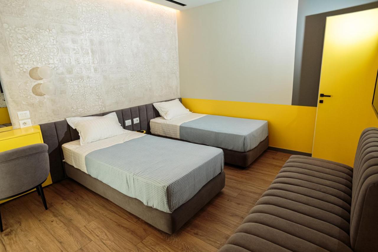 Hotel Visar - Apartments Vlorë Exteriör bild