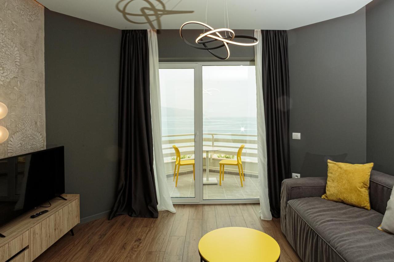 Hotel Visar - Apartments Vlorë Exteriör bild