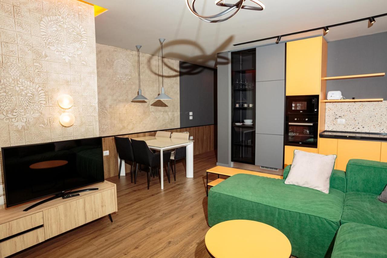 Hotel Visar - Apartments Vlorë Exteriör bild