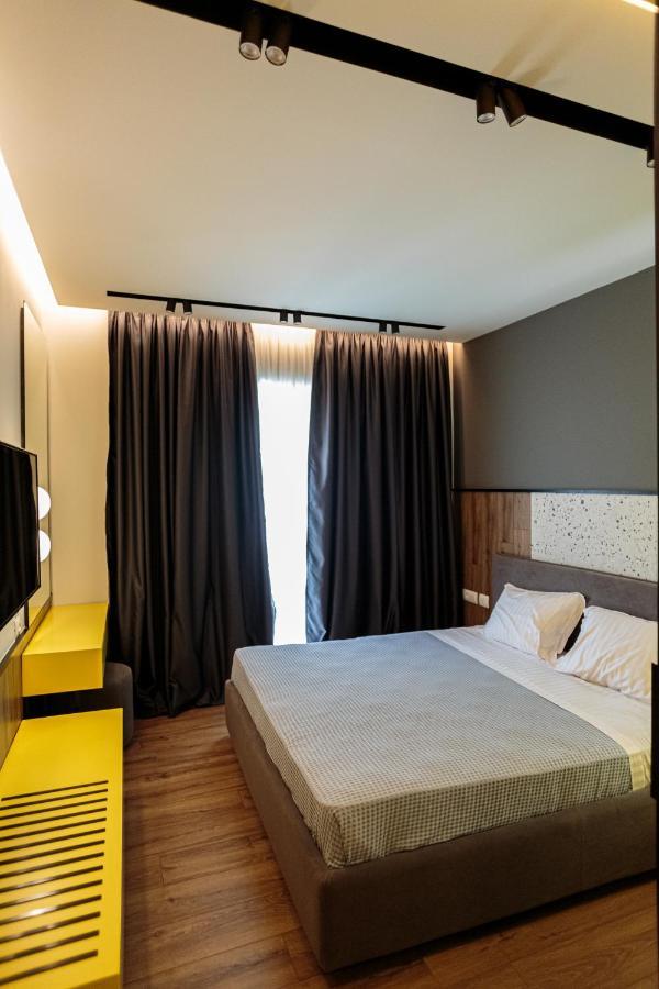 Hotel Visar - Apartments Vlorë Exteriör bild