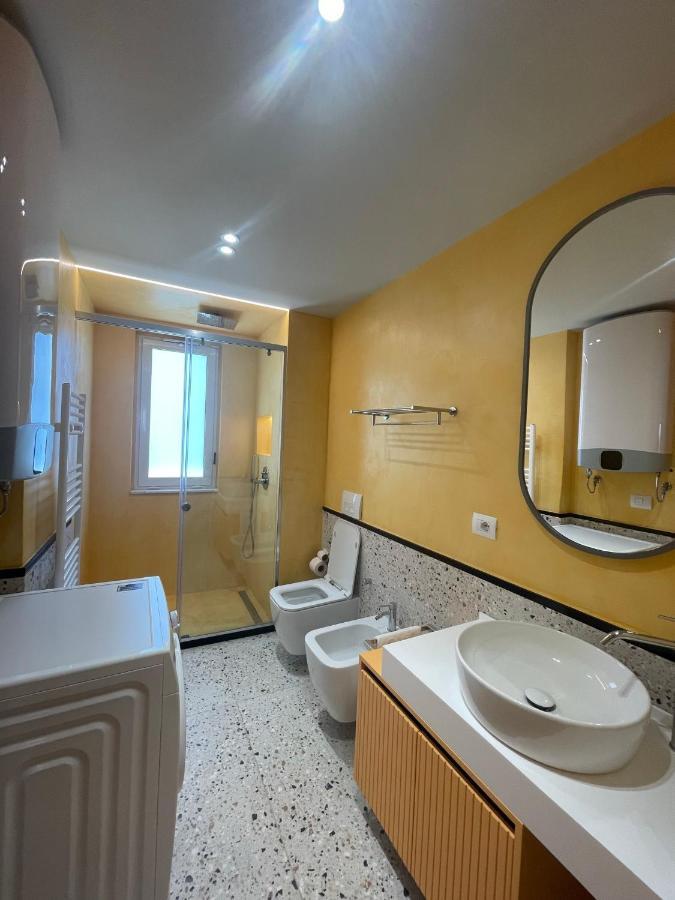 Hotel Visar - Apartments Vlorë Exteriör bild