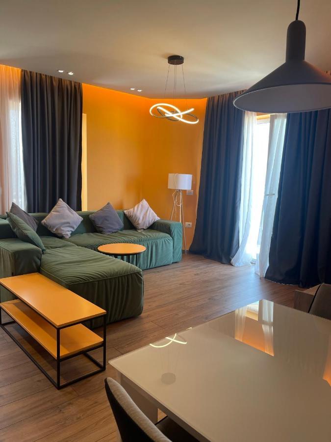 Hotel Visar - Apartments Vlorë Exteriör bild