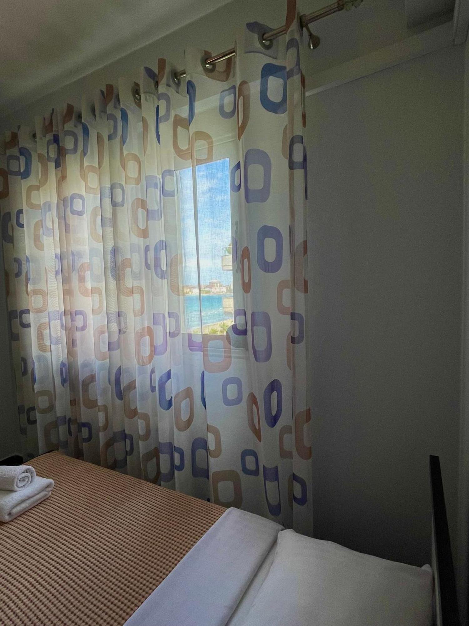 Hotel Visar - Apartments Vlorë Exteriör bild